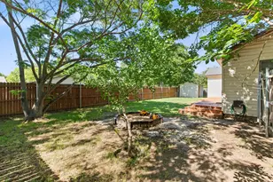 900 W Reeves, Decatur, TX 76234 - Photo 27