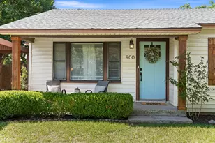 900 W Reeves, Decatur, TX 76234 - Photo 3