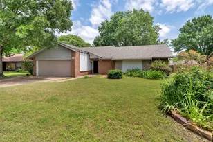 2009 Oak Creek Dr, Sherman, TX 75092 - Photo 1