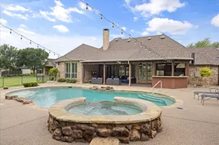 805 Mallard Pointe Dr, Granbury, TX 76049 - Photo 1