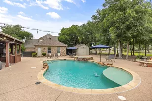 805 Mallard Pointe Dr, Granbury, TX 76049 - Photo 31