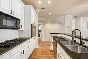4133 Towne Green Cir, Addison, TX 75001 - Photo 11