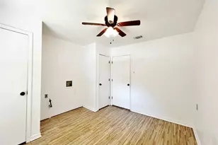 221 Connie Dr, DeSoto, TX 75115 - Photo 11