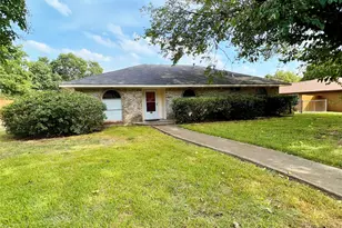 221 Connie Dr, DeSoto, TX 75115 - Photo 1