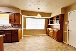 221 Connie Dr, DeSoto, TX 75115 - Photo 7