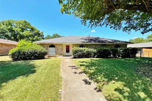 221 Connie Dr, DeSoto, TX 75115 - Photo 1