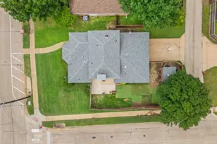 2060 Arbor Creek Dr, Carrollton, TX 75010 - Photo 31
