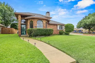 2060 Arbor Creek Dr, Carrollton, TX 75010 - Photo 9