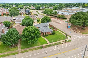 2060 Arbor Creek Dr, Carrollton, TX 75010 - Photo 29