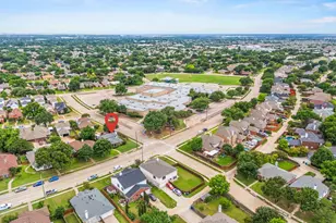 2060 Arbor Creek Dr, Carrollton, TX 75010 - Photo 11