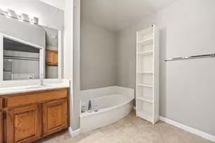 2060 Arbor Creek Dr, Carrollton, TX 75010 - Photo 23
