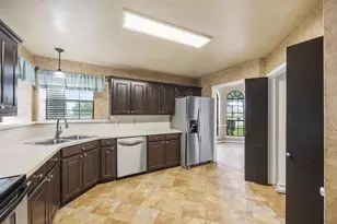 2060 Arbor Creek Dr, Carrollton, TX 75010 - Photo 7