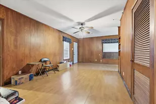 1111 Willow St, Grand Prairie, TX 75050 - Photo 5