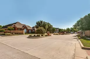 412 Hideaway Ct, Euless, TX 76039 - Photo 39