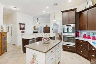 412 Hideaway Ct, Euless, TX 76039 - Photo 1