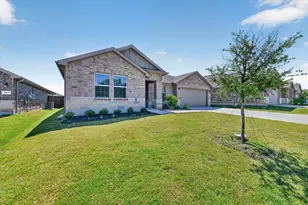 305 Sadie Ln, Burleson, TX 76028 - Photo 3