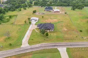 112 Oaks Spgs Ln, Weatherford, TX 76087 - Photo 1