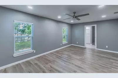 1010 SE 17th Street, Mineral Wells, TX 76067 - Photo 9