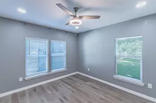 1010 SE 17th St, Mineral Wells, TX 76067 - Photo 15