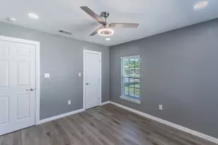 1010 SE 17th St, Mineral Wells, TX 76067 - Photo 17