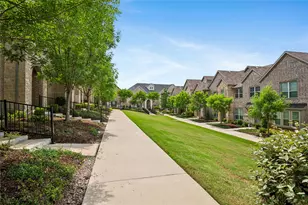 536 Ballustrade Dr, Irving, TX 75039 - Photo 3