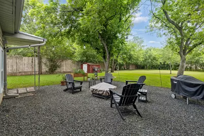 1613 Dale Place, Irving, TX 75061 - Photo 9