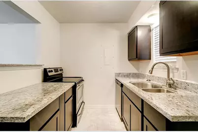 2708 Livingston Avenue, Fort Worth, TX 76110 - Photo 7