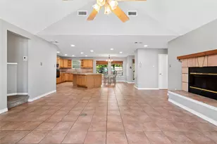 118 Lancelot Dr, Mabank, TX 75156 - Photo 9