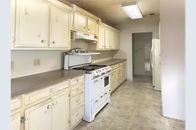 1332 Florea Street, Graham, TX 76450 - Photo 9