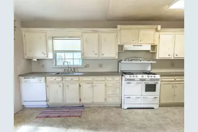 1332 Florea Street, Graham, TX 76450 - Photo 11