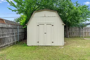 5220 Ammons St, Haltom City, TX 76117 - Photo 27