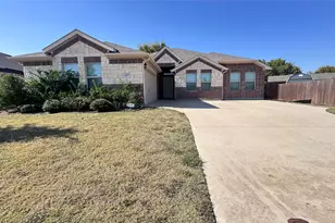 3977 Winding Hollow Dr, Grand Prairie, TX 75052 - Photo 1