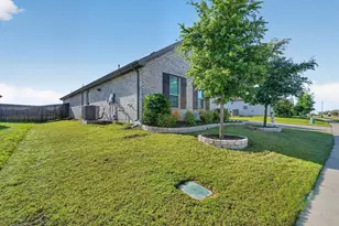 3667 Hidden Holw Dr, Grand Prairie, TX 76065 - Photo 3