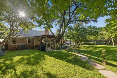 11122 Candlelight Lane, Dallas, TX 75229 - Photo 33