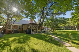 11122 Candlelight Ln, Dallas, TX 75229 - Photo 33