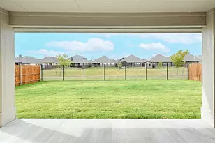 521 Livia St, Burleson, TX 76028 - Photo 11