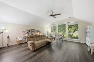 1905 Lakeway Dr, Rowlett, TX 75088 - Photo 23