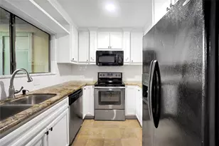 3300 Pebblebrook Dr, Seabrook, TX 77586 - Photo 11