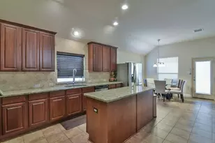 2705 Fox Creek Trail, Arlington, TX 76017 - Photo 13