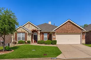 2705 Fox Creek Trail, Arlington, TX 76017 - Photo 3
