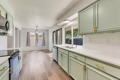 1656 Glenhill Lane, Lewisville, TX 75077 - Photo 11