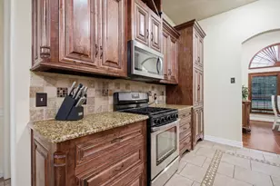 603 Cedar Dr, Pilot Point, TX 76258 - Photo 5