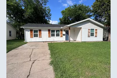 520 King Street, Burleson, TX 76028 - Photo 1