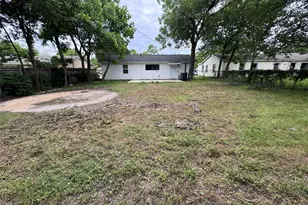 520 King St, Burleson, TX 76028 - Photo 11