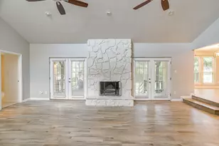 600 Eastcliff Dr, Euless, TX 76040 - Photo 9