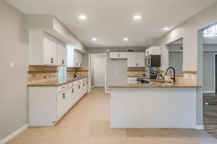 600 Eastcliff Dr, Euless, TX 76040 - Photo 17