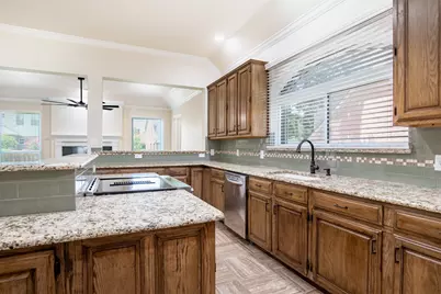 1405 Faringdon Drive, Plano, TX 75075 - Photo 13