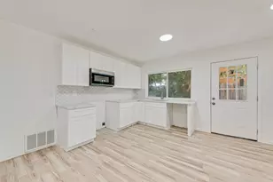 2103 Highbury Rd, Carrollton, TX 75007 - Photo 7