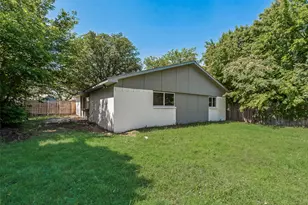 2103 Highbury Rd, Carrollton, TX 75007 - Photo 17