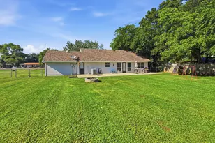 704 W Bells Blvd, Bells, TX 75414 - Photo 15